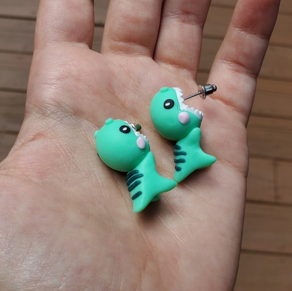 NWOT Handmade Dinosaur Earrings - Picture 6 of 6